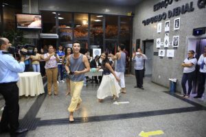 Cia Alese homenageia os índios