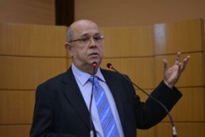 Professor Carlos Eduardo Gama