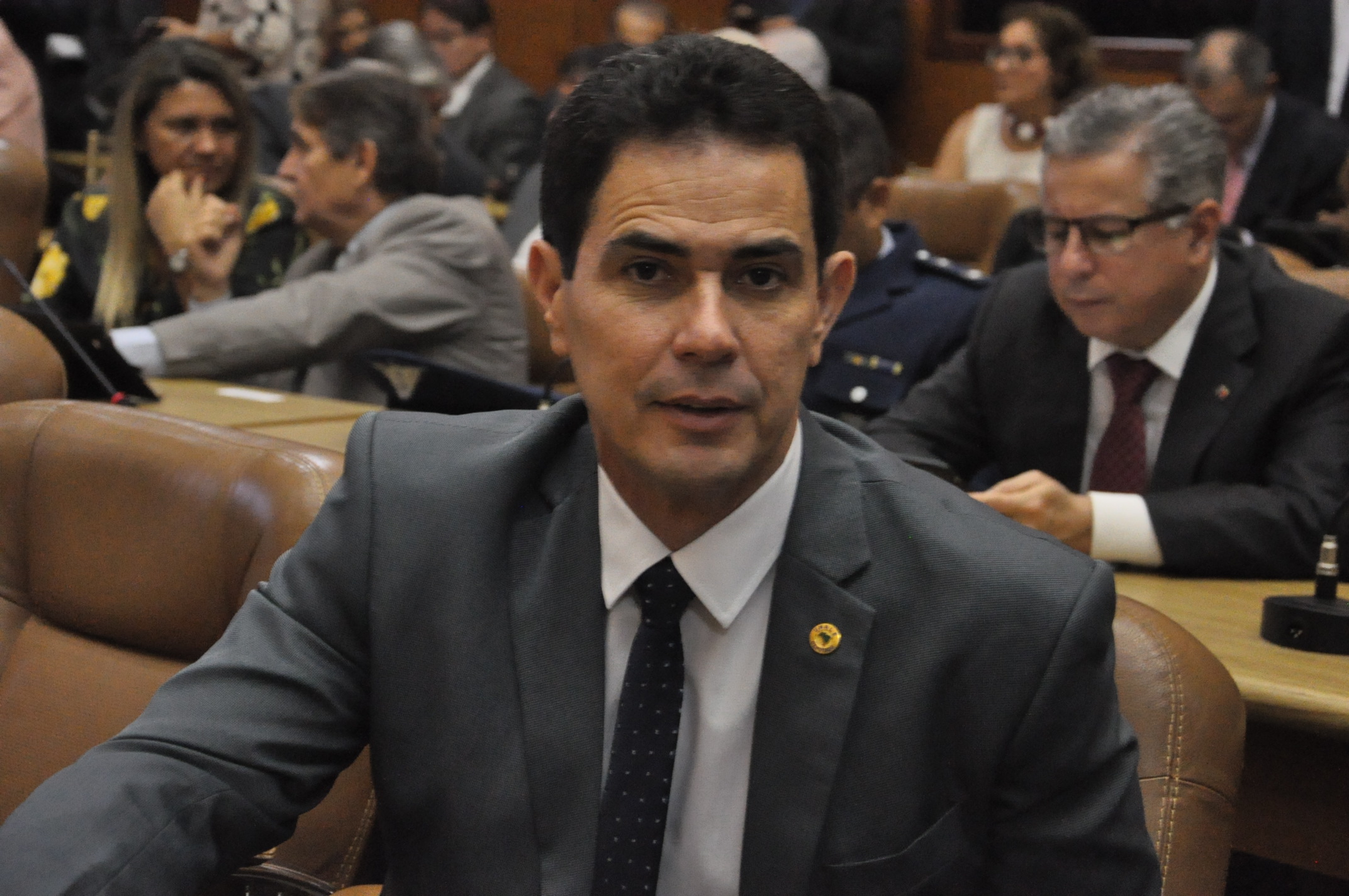 Robson Viana toma posse como deputado estadual na Alese