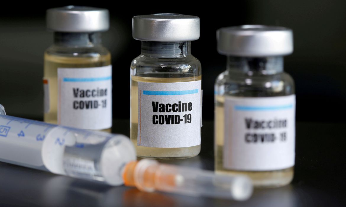 Conselho pede prioridade para assistentes sociais na vacinação