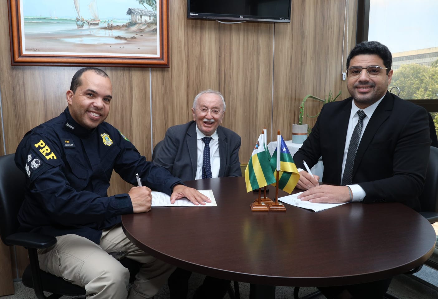 Jeferson Andrade e Luciano Bispo assinam Acordo de Cooperação Técnica com a PRF/SE