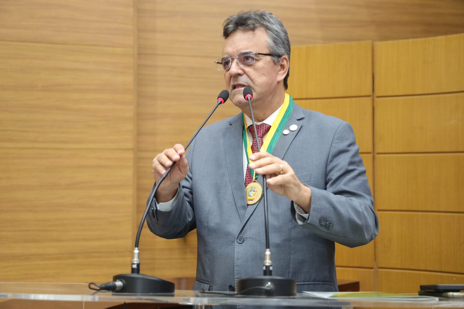 Luciano Pimentel recebe honraria da Unale