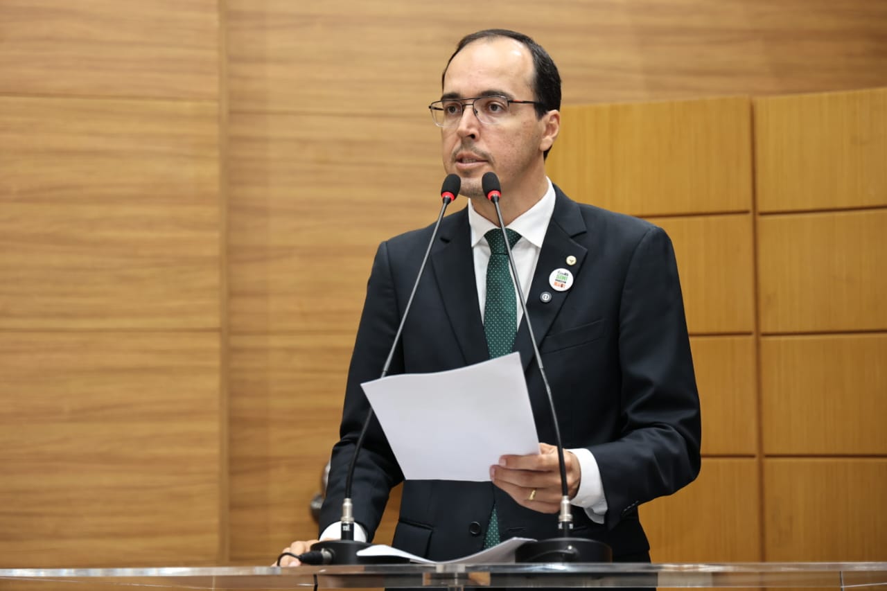 Georgeo Passos celebra nova resolução em benefício das catadoras de mangaba