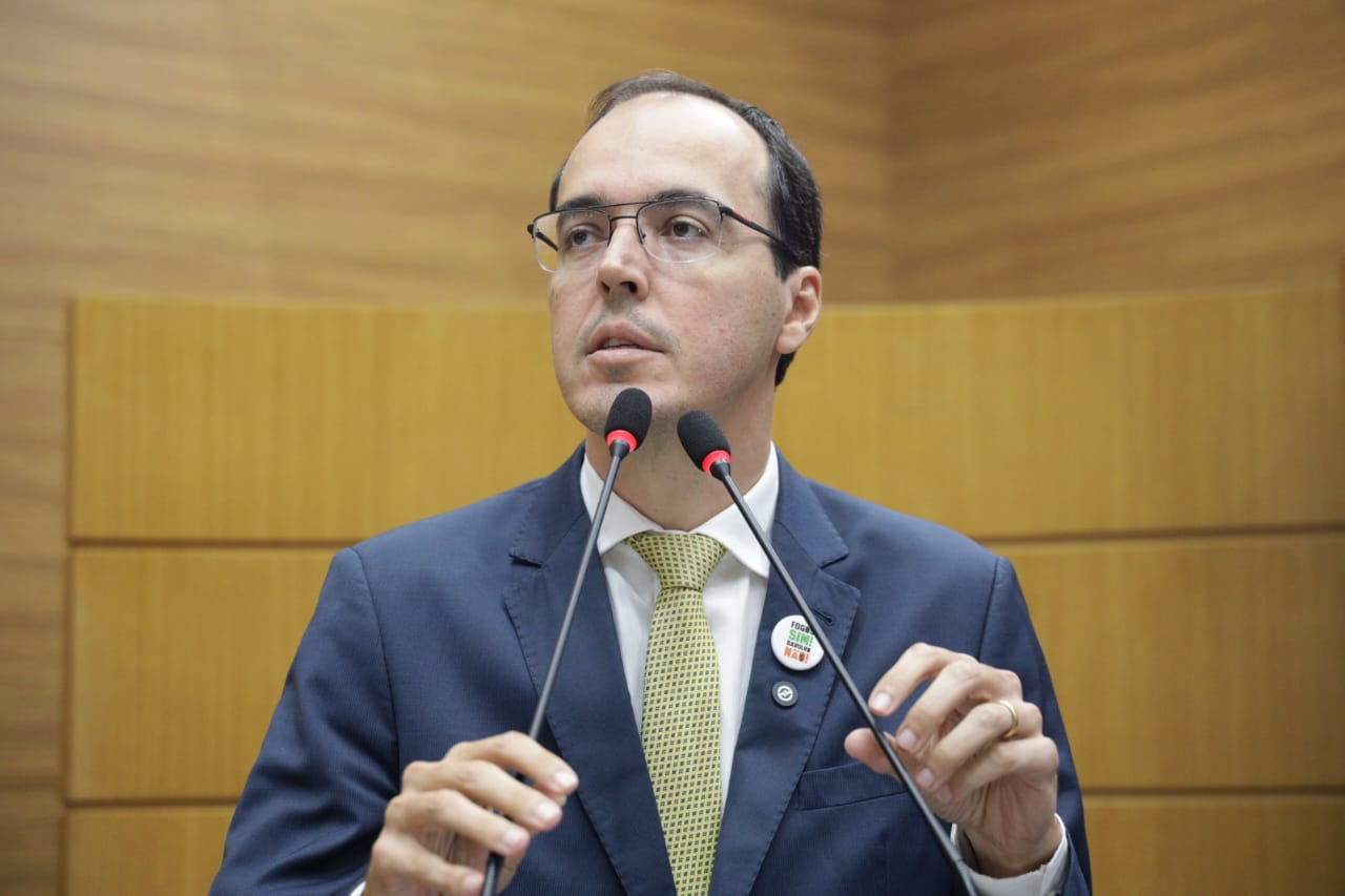 Georgeo Passos critica ausência de secretário de Saúde e cobra respeito à lei
