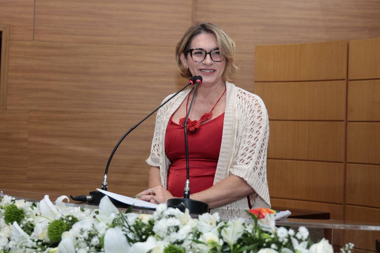 Linda Brasil celebra manutenção do mandato de Glauber Braga