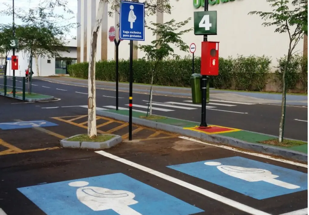 Agora é lei: Reserva de vagas de estacionamento para gestantes