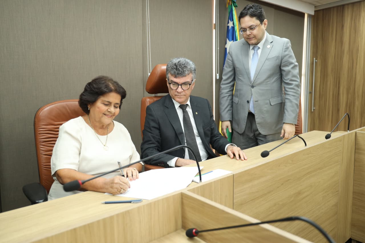 Gracinha Garcez é empossada na Alese