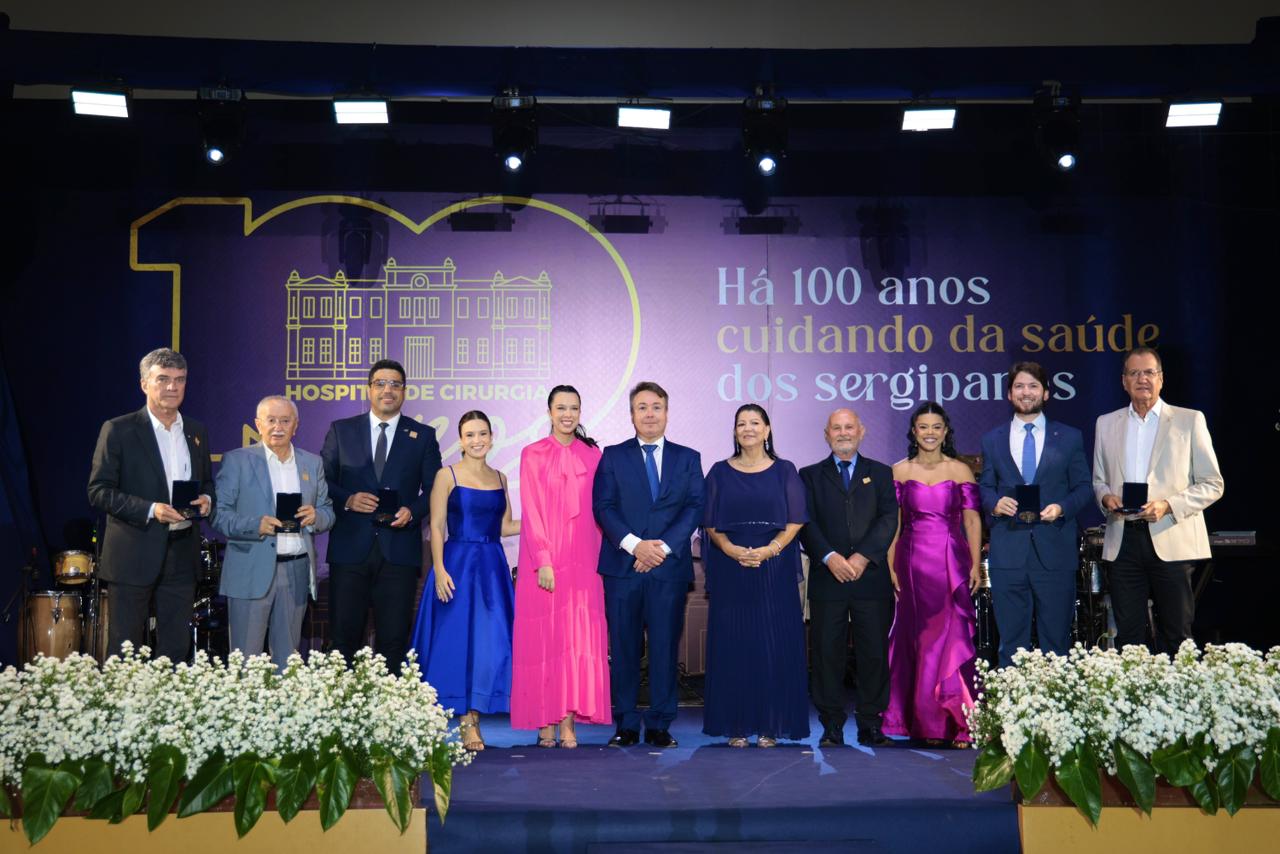Deputados são homenageados durante baile do centenário do Hospital de Cirurgia