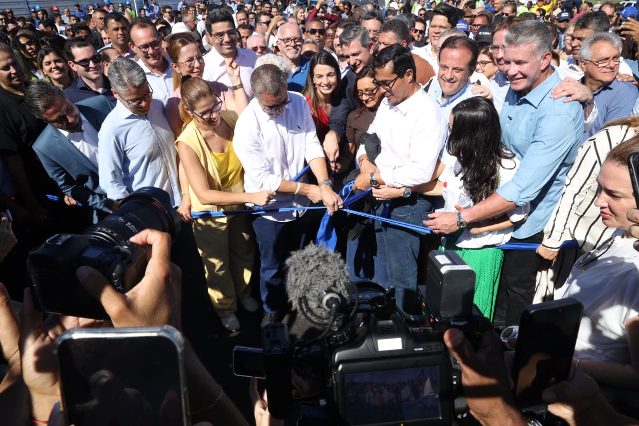 Deputados participam de entrega do novo viaduto de Aracaju