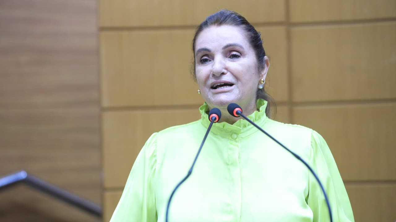 Áurea Ribeiro aborda resultados das urnas e parabeniza eleitos
