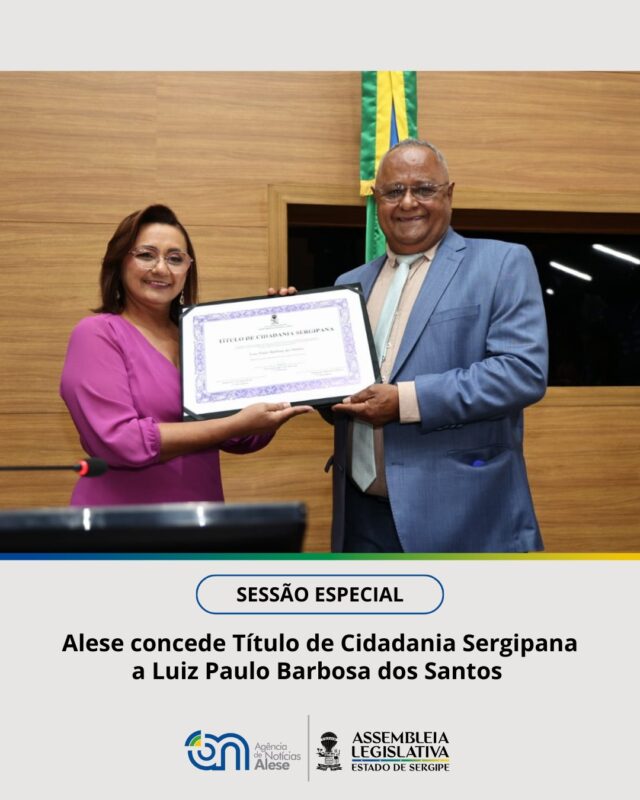 FIQUE POR DENTRO! ⬇️

A Assembleia Legislativa de Sergipe concedeu o Título de Cidadania Sergipana ao vereador pelo município de Nossa Senhora do Socorro, Luiz Paulo Barbosa dos Santos, natural de Itapicuru (BA), em reconhecimento à sua trajetória de trabalho e contribuição para o desenvolvimento do estado. A homenagem foi proposta pela deputada estadual Carminha Paiva (Republicanos). 

Fotos: Joel Luiz

Para essas e outras notícias acesse o link na bio ou o site www.al.se.leg.br 

Siga nossas redes sociais:
Facebook: @assembleiase 
Instagram: @assembleiasergipe
Twitter/X: @assembleiase 
#TítulodeCidadania #TítulodeCidadaniaSergipana #Parlamentar #AgenciaAlese #Alese #PoderLegislativo #Aracaju #sergipe

#ParaTodosVerem: as imagens mostram os parlamentares na Tribuna nesta sexta-feira, 16.