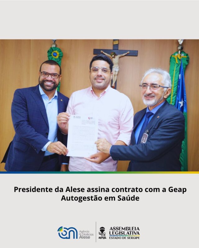 FIQUE POR DENTRO! 

Servidores da Assembleia Legislativa de Sergipe passam a contar com plano de saúde da Geap. O convênio foi formalizado pelo presidente da Casa, deputado Jeferson Andrade (PSD); o diretor-geral da Alese, Ricardo Garcez; o secretário-geral da Mesa Diretora, Igor Albuquerque; o diretor de Relacionamento da Autogestão em Saúde, José Pacheco; juntamente com o diretor regional, Jefferson Lima, e o presidente do Sindalese, Antônio Geraldo Silva.

Para acompanhar o texto na íntegra você deve acessar o link na bio ou a nossa página oficial através do www.al.se.leg.br

Foto: Jadilson Simões

Siga a Assembleia Legislativa nas redes sociais
Facebook: @assembleiase 
Instagram: @assembleiasergipe
Twitter: @assembleiase 

#SessãoEspecial #Elese #DeputadosEstaduais #ProjetodeLei #Parlamentar #Legislativo #AgenciaAlese #Alese #AssembleiaLegislativa #PoderLegislativo #Aracaju #sergipe

#ParaTodosVerem: a imagem trata-se de três homens em pé.
